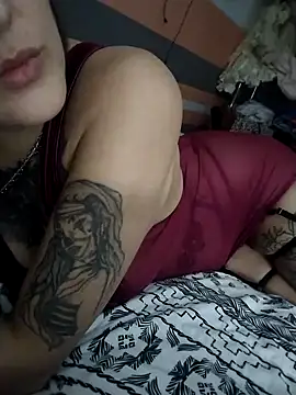 Snapshot of Lilbaby1313 chatting on 11-25-25, 10:37 Lilbaby1313 online show from 11-25-25, 10:37