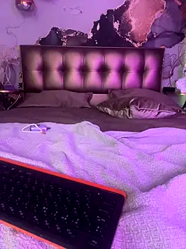 Snapshot of UnatedBabe chatting on 10-17-25, 12:25 UnatedBabe online show from 10-17-25, 12:25