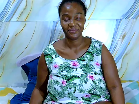 Snapshot of best_frnd chatting on 11-16-25, 12:48 best frnd online show from 11-16-25, 12:48