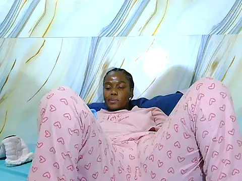 Snapshot of best_frnd chatting on 11-25-25, 01:50 best frnd online show from 11-25-25, 01:50