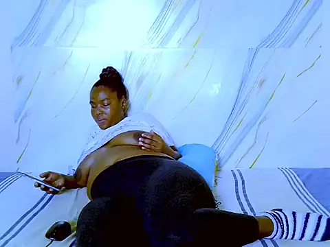 Snapshot of best_frnd chatting on 12-14-25, 08:20 best frnd online show from 12-14-25, 08:20