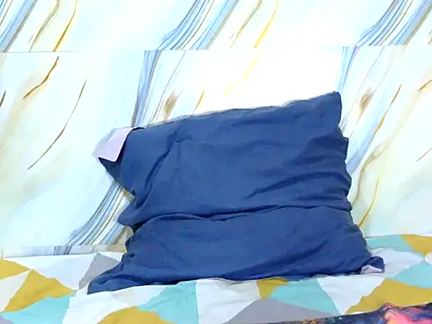 Snapshot of best_frnd chatting on 11-17-25, 09:19 best frnd online show from 11-17-25, 09:19