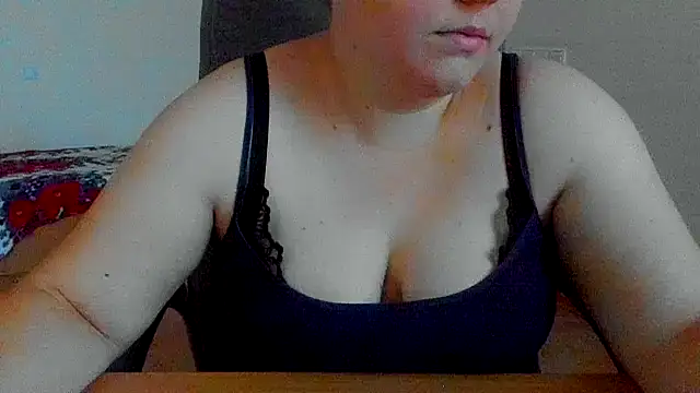 Snapshot of Liza-Mendez chatting on 10-03-25, 05:31 Liza-Mendez online show from 10-03-25, 05:31
