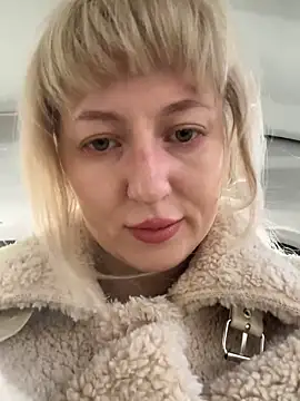 RonnieKiss online show from 10-21-25, 04:56