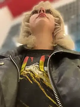 RonnieKiss online show from 04-09-26, 05:09