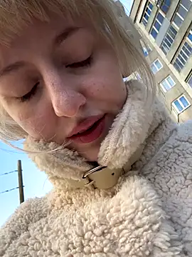 RonnieKiss online show from 10-17-25, 04:05