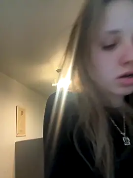 Snapshot of Niksa99x chatting on 10-23-25, 01:32 Niksa99x online show from 10-23-25, 01:32