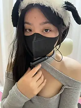 Snapshot of AZ37866 chatting on 02-13-26, 01:33 AZ37866 online show from 02-13-26, 01:33