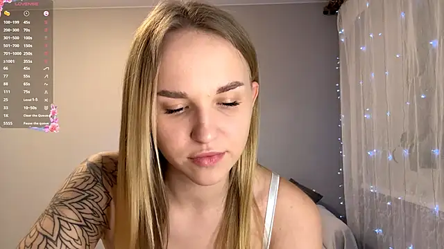 TanekaBoitel online show from 12-16-25, 04:22