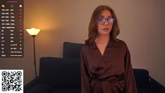 AdrianaCoenen online show from 10-30-25, 05:43