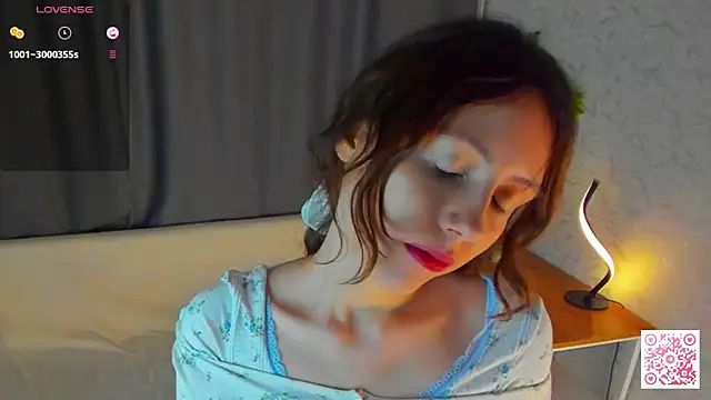 DelilahConsalvo online show from 10-19-25, 06:10