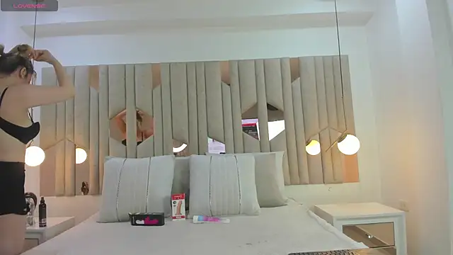 Sophia Angel  online show from 10-03-25, 08:32