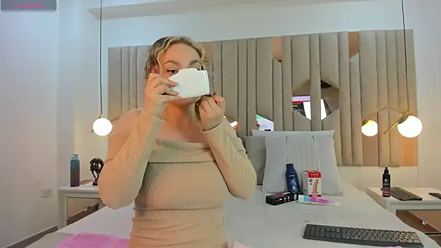 Sophia Angel  online show from 09-30-25, 08:15