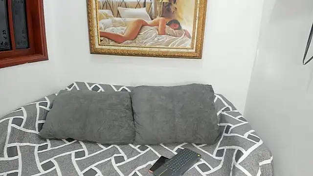 SeleneAndDorian online show from 10-17-25, 08:54