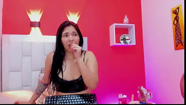 TwoForyouX online show from 10-26-25, 11:43