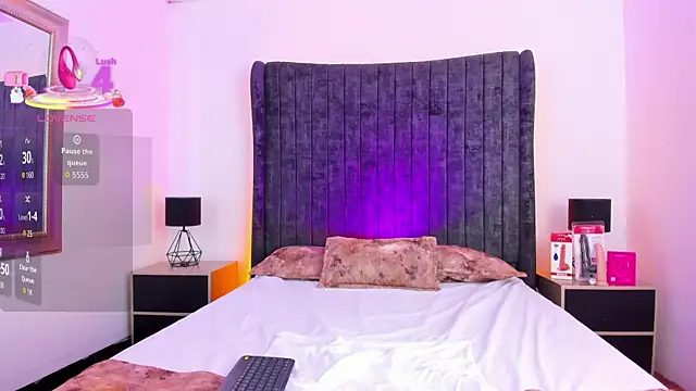 VanessaParis   online show from 11-21-25, 09:36