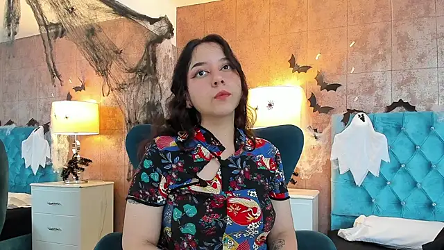 ChloeNoire online show from 10-15-25, 04:11