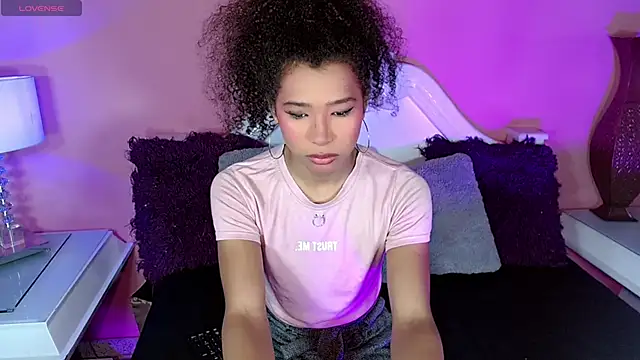  IsabellaRousse online show from 11-18-25, 07:17