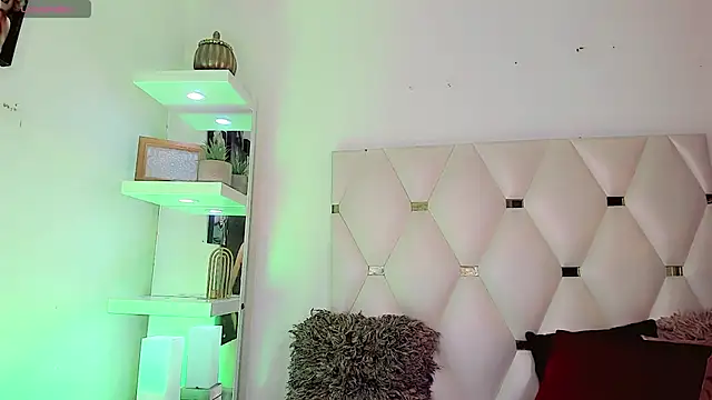  IsabellaRousse online show from 01-16-26, 08:13