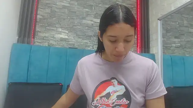 Lil Rose2006 online show from 12-19-25, 11:56