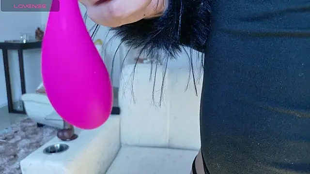 Snapshot of Little_liam chatting on 02-13-26, 08:53 Little liam online show from 02-13-26, 08:53