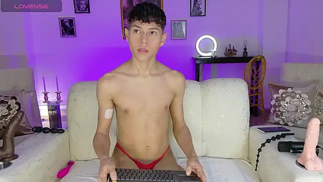 Snapshot of Little_liam chatting on 02-03-26, 10:42 Little liam online show from 02-03-26, 10:42