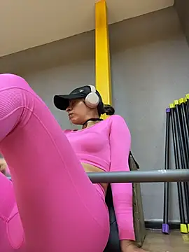 Snapshot of KatThomas chatting on 11-26-25, 03:34 KatThomas online show from 11-26-25, 03:34