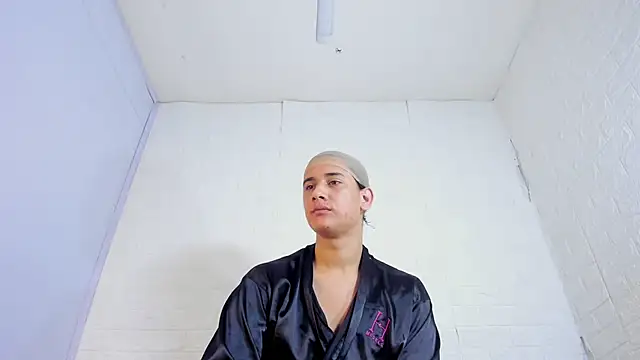 Marian Cristal online show from 12-16-25, 12:48