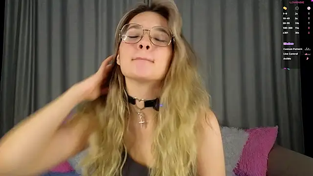 vivyboo111 online show from 11-30-25, 08:20