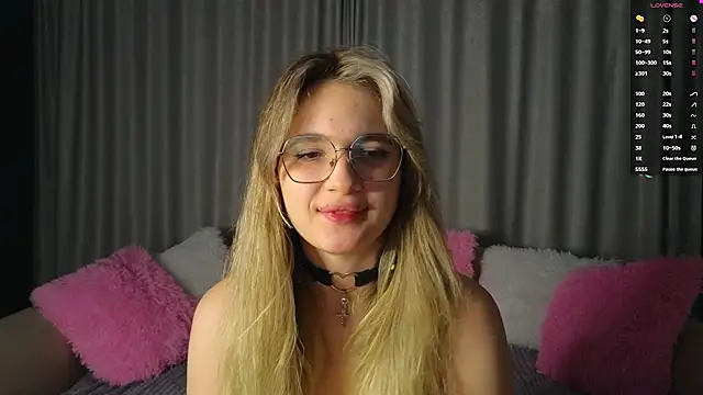 vivyboo111 online show from 11-09-25, 08:24