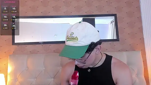 Snapshot of liam_twiink chatting on 04-21-26, 07:20 liam twiink online show from 04-21-26, 07:20
