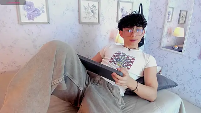liam twiink online show from 06-24-26, 07:55
