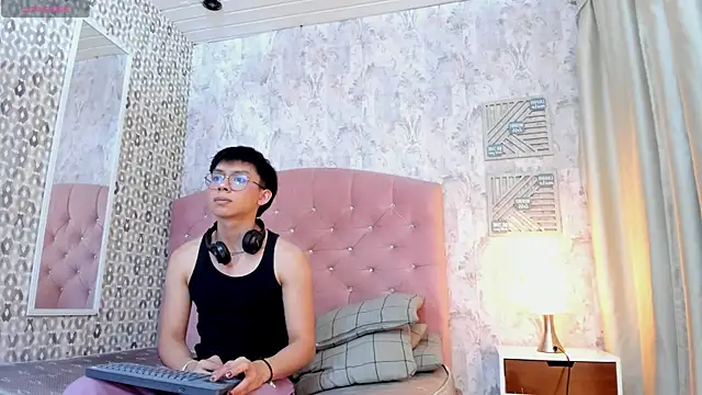 liam twiink online show from 11-11-25, 07:41