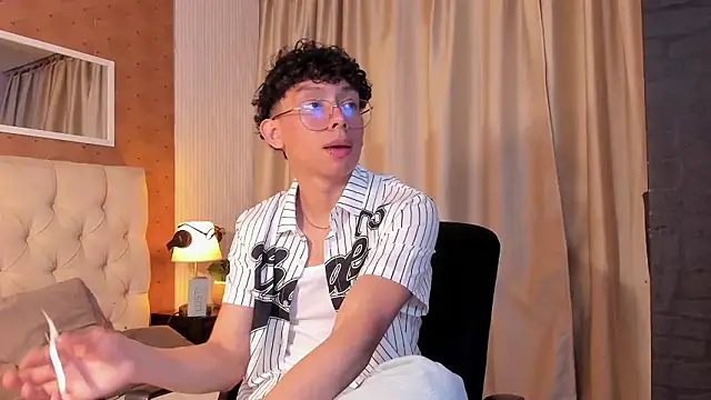 liam twiink online show from 03-08-26, 01:00