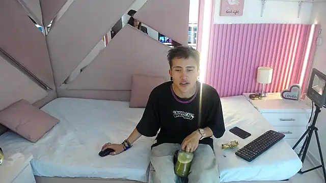 oblivionlove online show from 03-25-26, 10:30