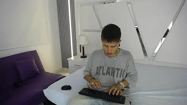 oblivionlove online show from 03-10-26, 09:30