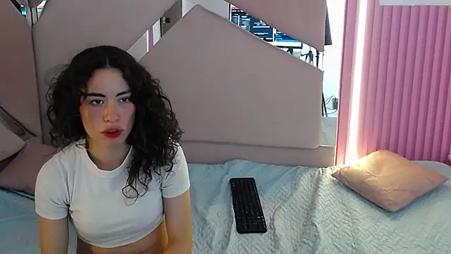 Snapshot of oblivionlove chatting on 06-11-26, 02:53 oblivionlove online show from 06-11-26, 02:53
