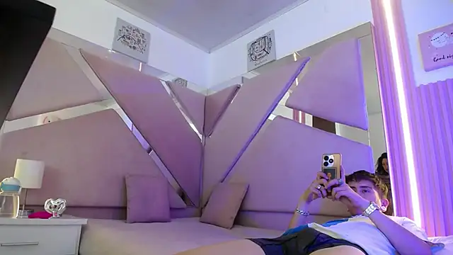 oblivionlove online show from 11-18-25, 08:12