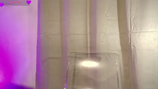 Snapshot of Missdionne_curly chatting on 02-10-26, 11:20 Missdionne curly online show from 02-10-26, 11:20