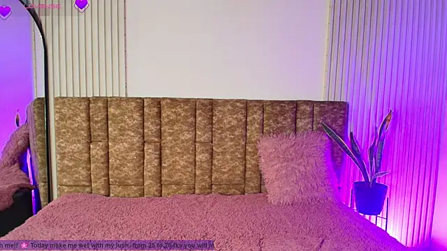 Snapshot of Missdionne_curly chatting on 03-02-26, 11:17 Missdionne curly online show from 03-02-26, 11:17