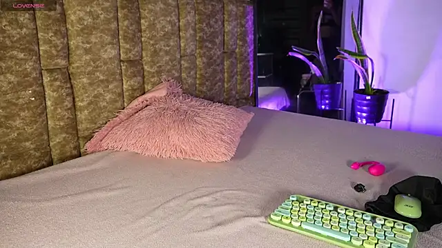 Missdionne curly online show from 04-13-26, 11:25