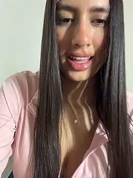Julieta Duque online show from 06-17-26, 03:50