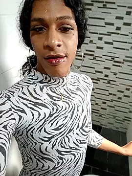 Snapshot of violettath chatting on 11-10-25, 02:44 violettath online show from 11-10-25, 02:44