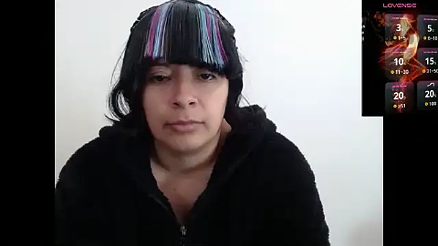 Snapshot of Acelinrose chatting on 10-14-25, 03:34 Acelinrose online show from 10-14-25, 03:34