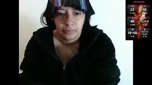 Snapshot of Acelinrose chatting on 10-11-25, 10:27 Acelinrose online show from 10-11-25, 10:27