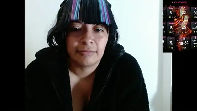 Snapshot of Acelinrose chatting on 10-14-25, 03:29 Acelinrose online show from 10-14-25, 03:29
