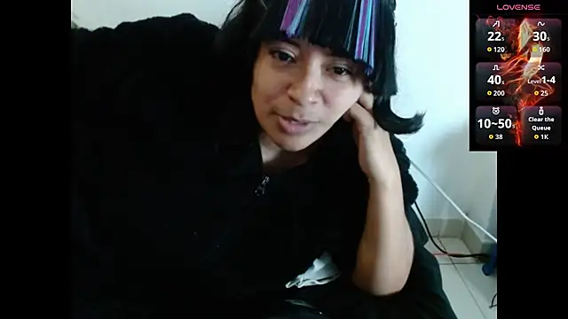 Snapshot of Acelinrose chatting on 10-13-25, 03:19 Acelinrose online show from 10-13-25, 03:19