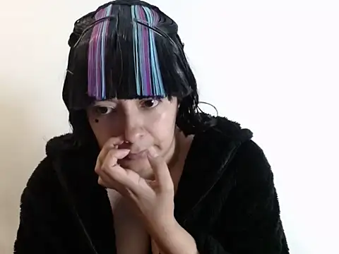 Snapshot of Acelinrose chatting on 09-30-25, 10:21 Acelinrose online show from 09-30-25, 10:21