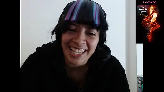 Snapshot of Acelinrose chatting on 10-21-25, 09:47 Acelinrose online show from 10-21-25, 09:47