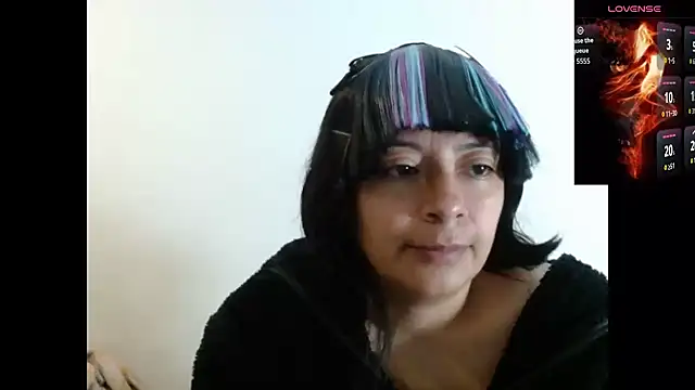 Snapshot of Acelinrose chatting on 10-21-25, 09:41 Acelinrose online show from 10-21-25, 09:41
